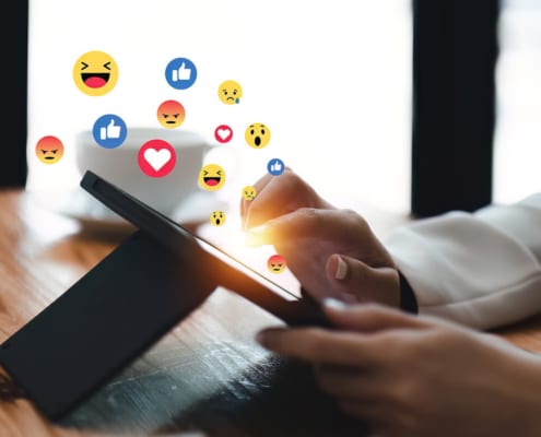 Shows someone on social media. Represents how seo for mental health professionals can support clinicians in increasing their visibility.